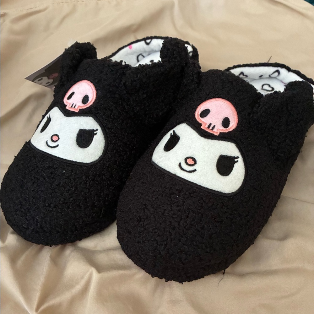 Kuromi Sanrio sherpa slippers, size Women Medium, NWT